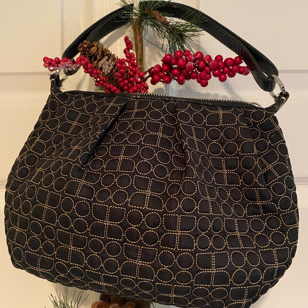 Kate Spade Shoulder Bag. Gently used. Small wear on shoulder strap.